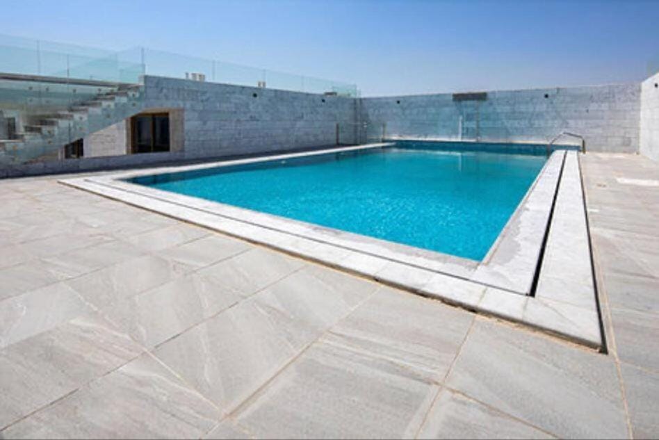 Day, Swimming pool