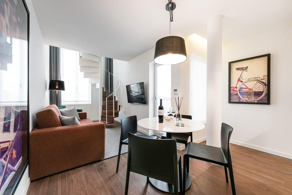 Living room, Dining area
