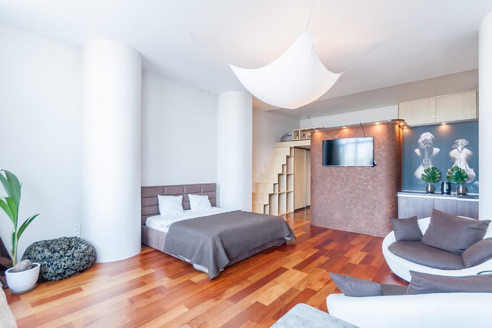 Kitchen or kitchenette, Living room, Seating area, Bedroom