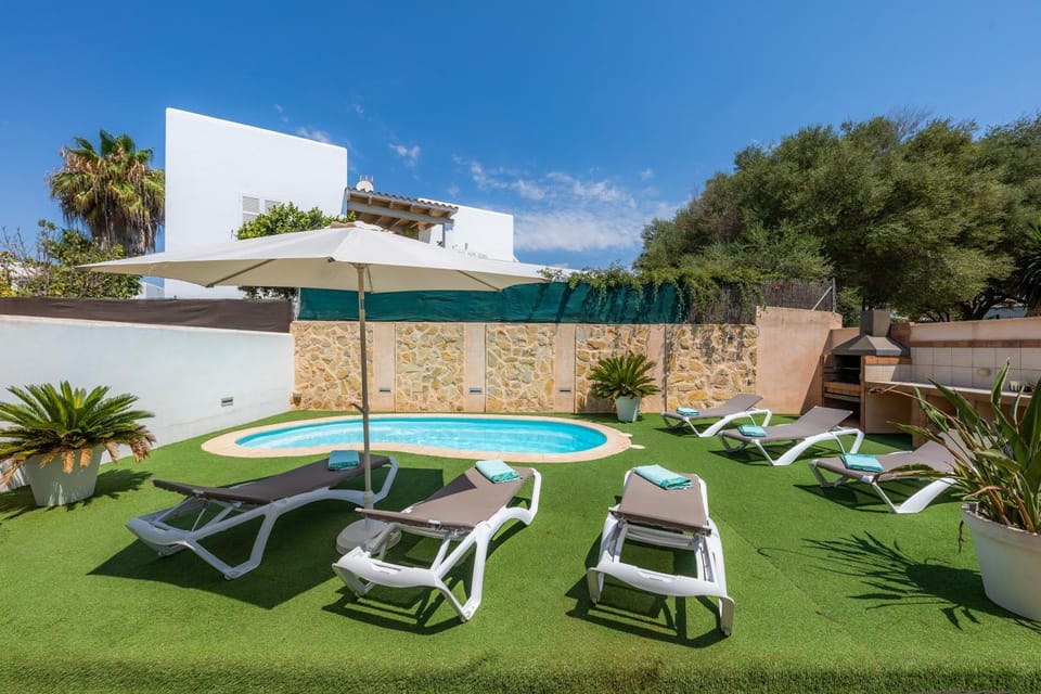 Property building, Balcony/Terrace, Living room
