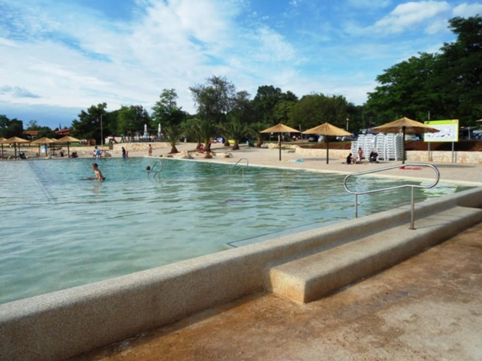 Nearby landmark, Day, Beach, Swimming pool, sunbed