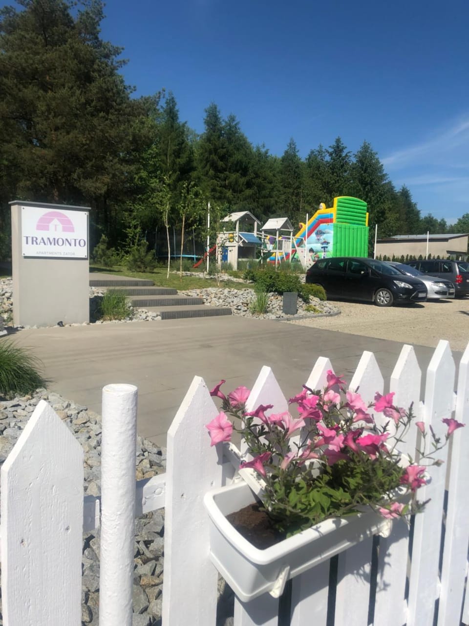 Neighbourhood, Natural landscape, Garden, Garden view, Parking