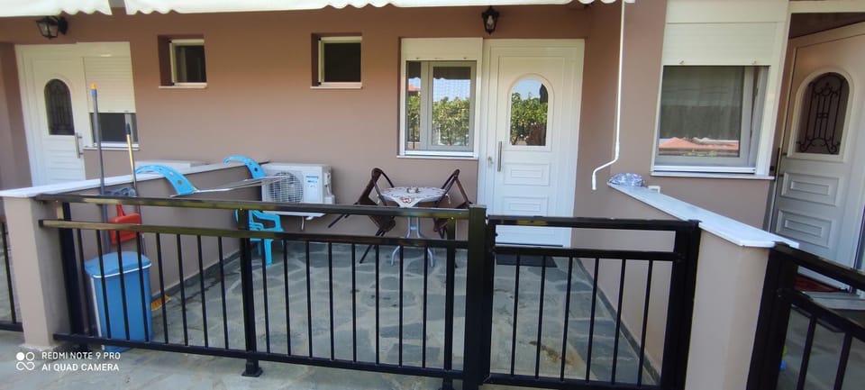 Facade/entrance, Balcony/Terrace