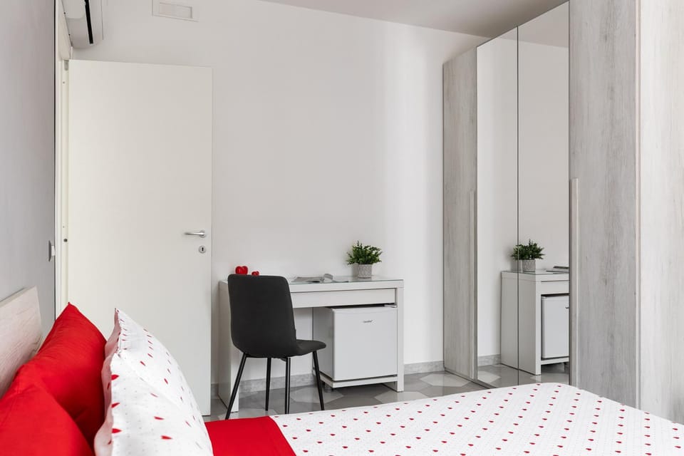 Bed, Photo of the whole room, Bedroom, wardrobe