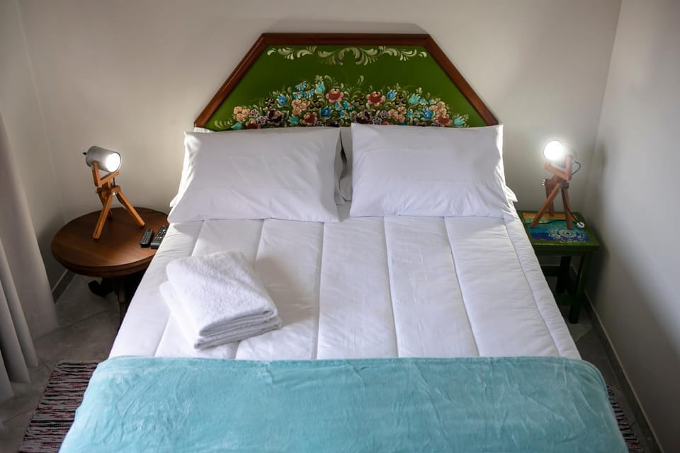 Bed, Photo of the whole room, Decorative detail