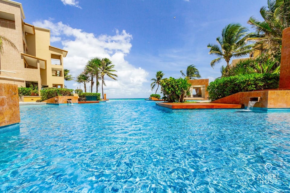 Oceanfront Condo a Block Off 5th in Heart of Playa House in Playa del Carmen