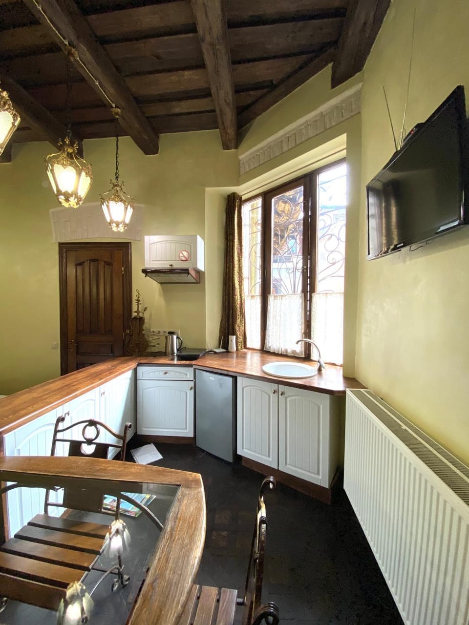 Kitchen or kitchenette