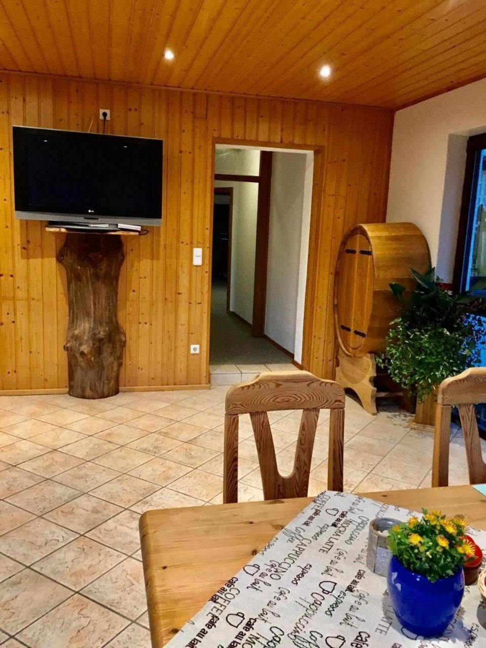 Communal lounge/ TV room, Living room, Dining area