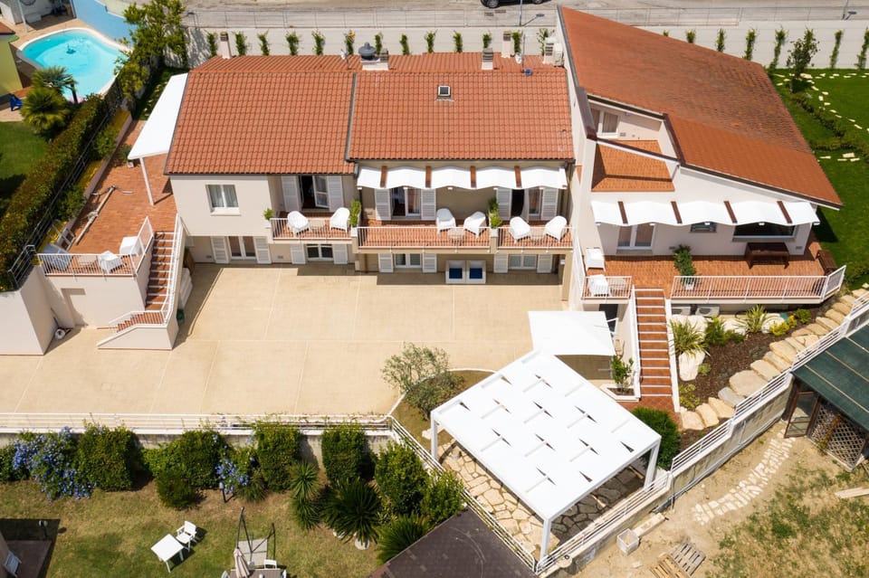 Property building, Bird's eye view