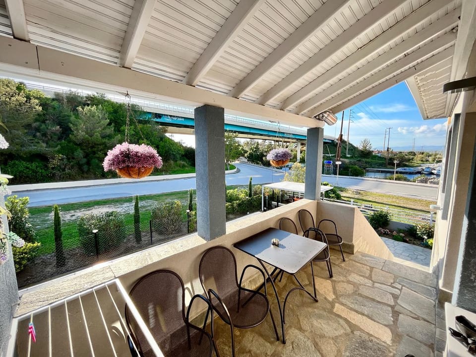 Property building, Balcony/Terrace