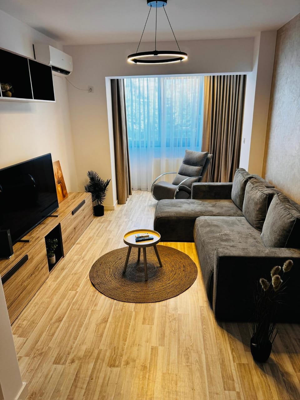 Renting Solutions Iulius Mall Apartment in Romania