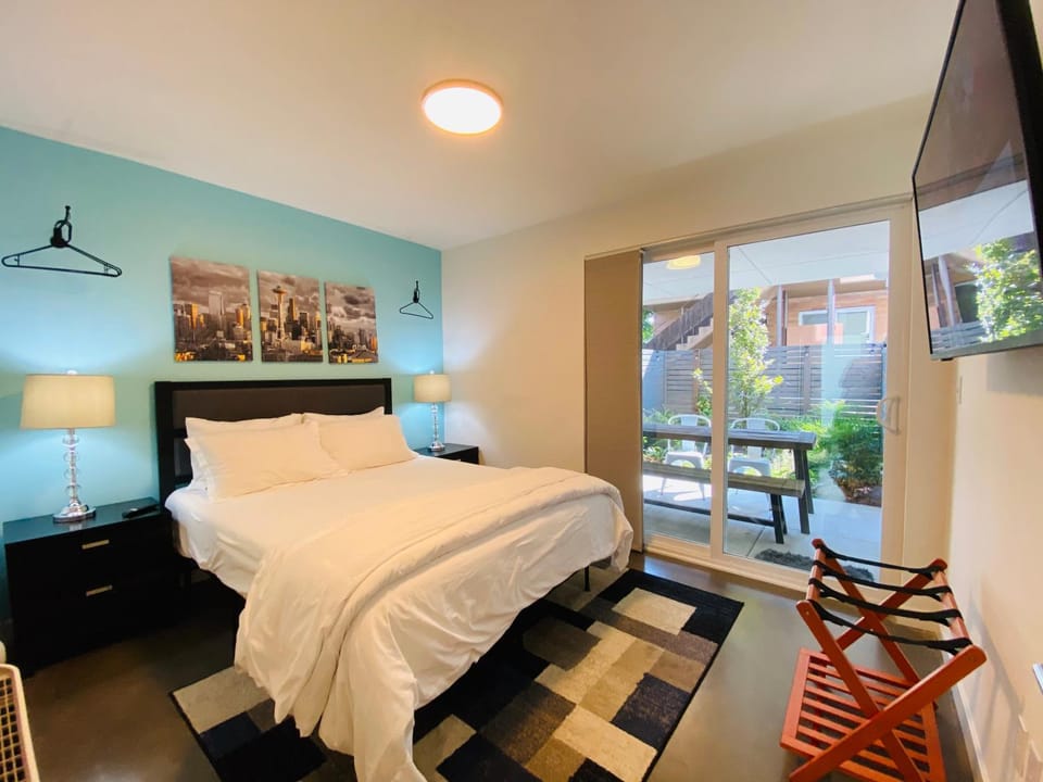 Modern Ballard Townhouse - 92 Walkscore & Rooftop! Apartment in Ballard