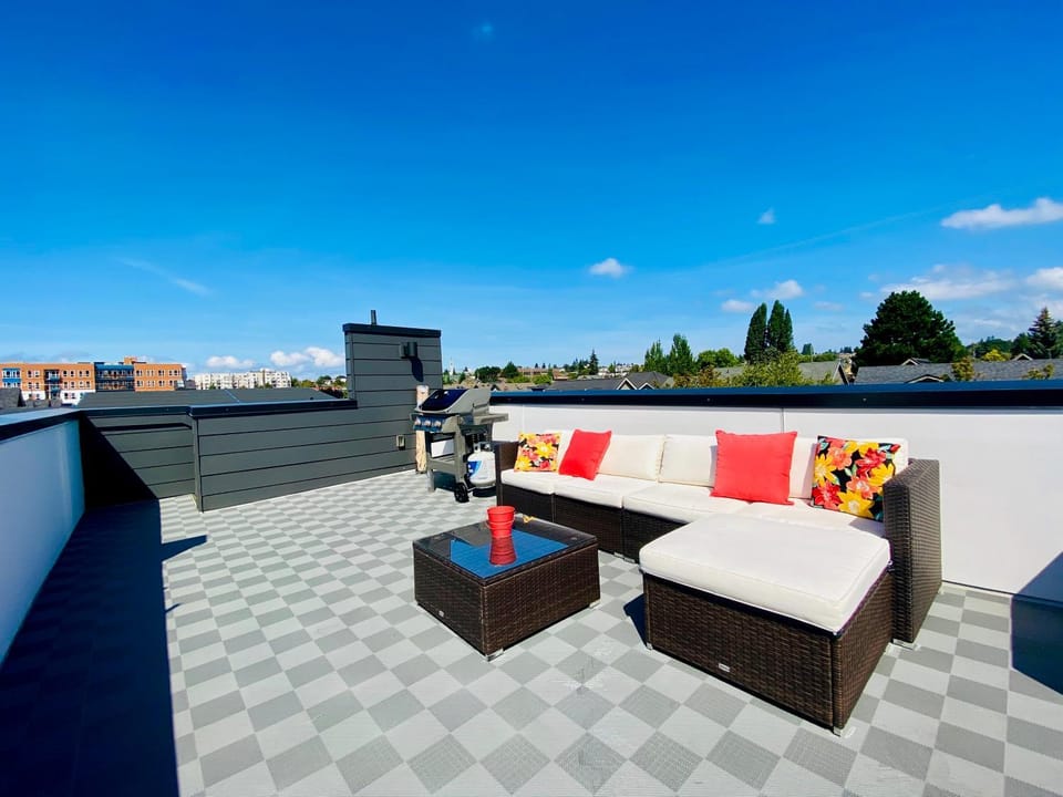 Modern Ballard Townhouse - 92 Walkscore & Rooftop! Apartment in Ballard