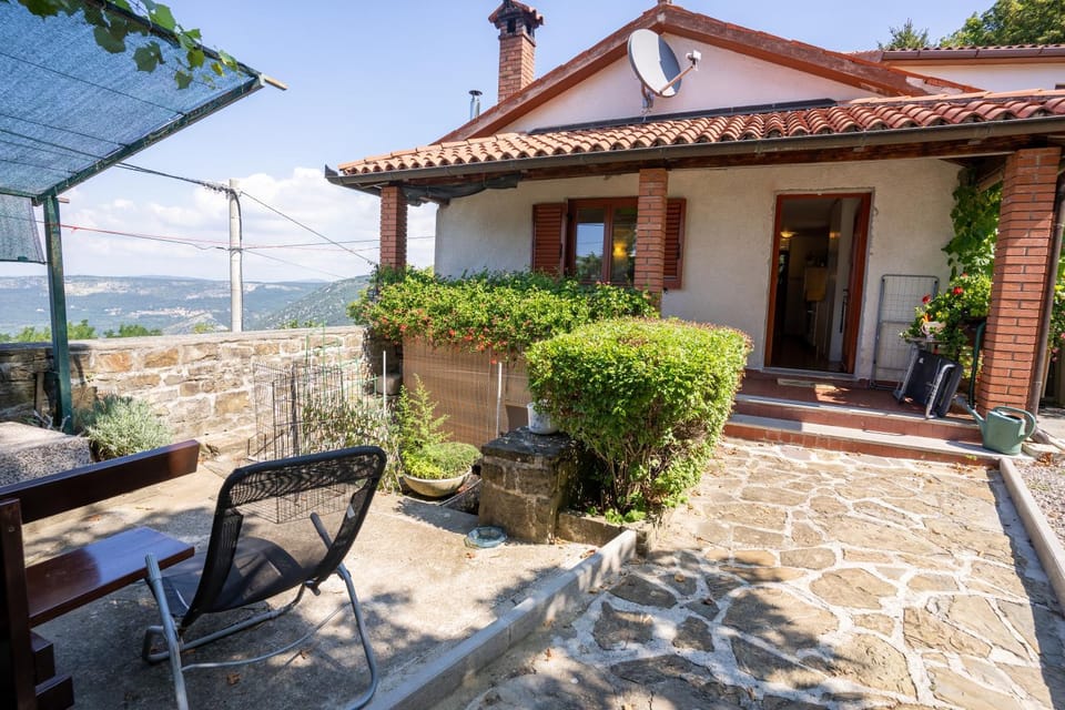 Property building, Patio, Natural landscape, Garden, View (from property/room), Balcony/Terrace, Balcony/Terrace, Garden view