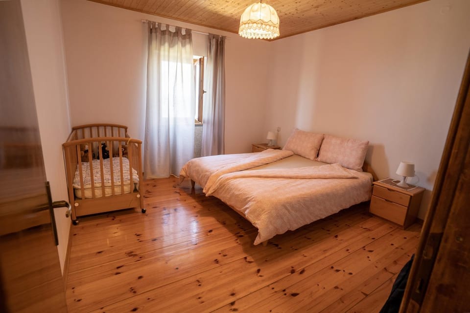 Bed, Photo of the whole room, Bedroom, cot