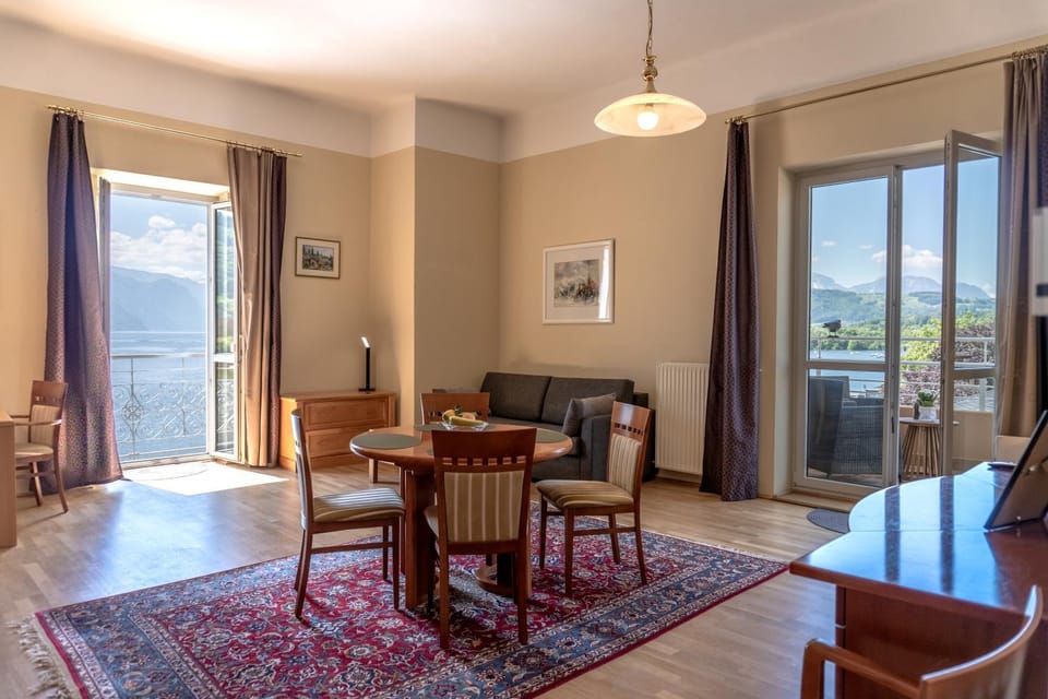 Living room, Bedroom
