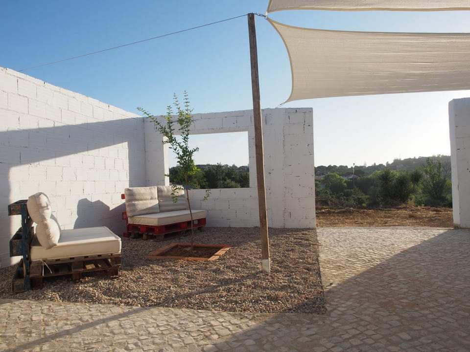 BBQ facilities, Balcony/Terrace, Seating area