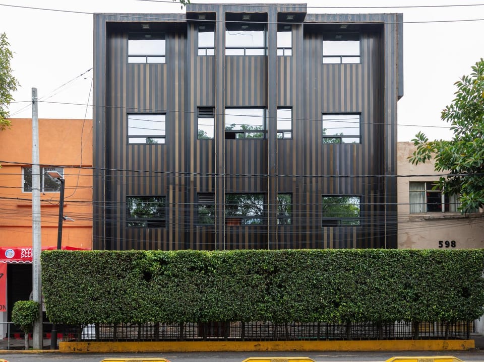Property building, Facade/entrance