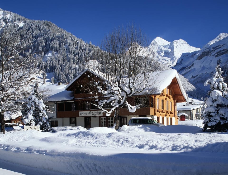 Facade/entrance, Winter
