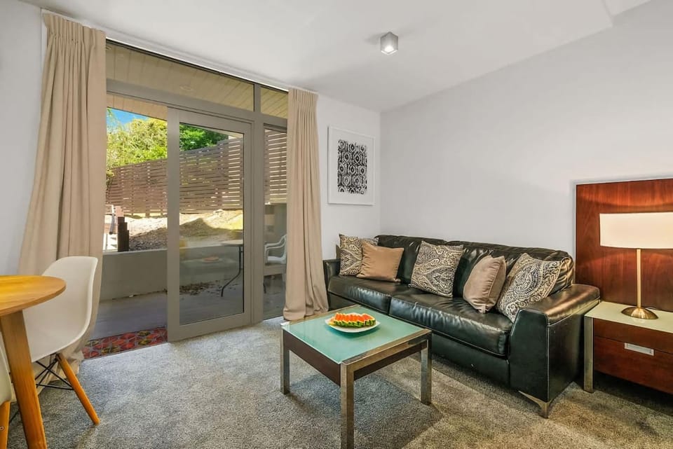 The Alps Studio Apartment in Queenstown