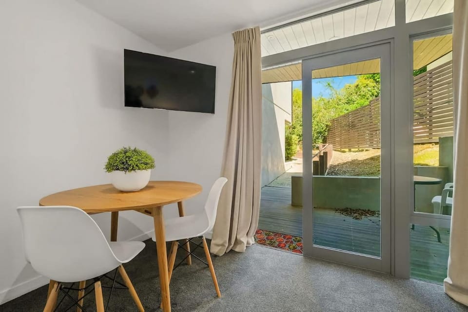 The Alps Studio Apartment in Queenstown