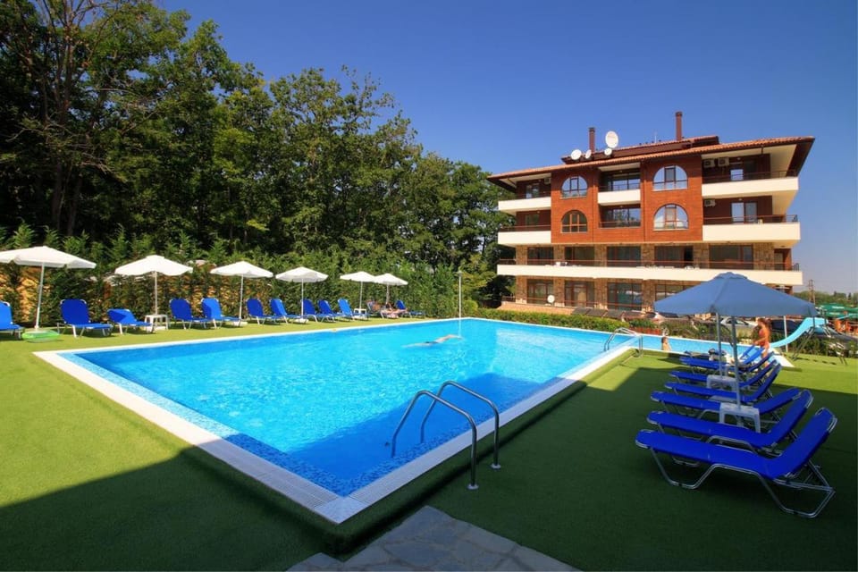 Swimming pool, Swimming pool