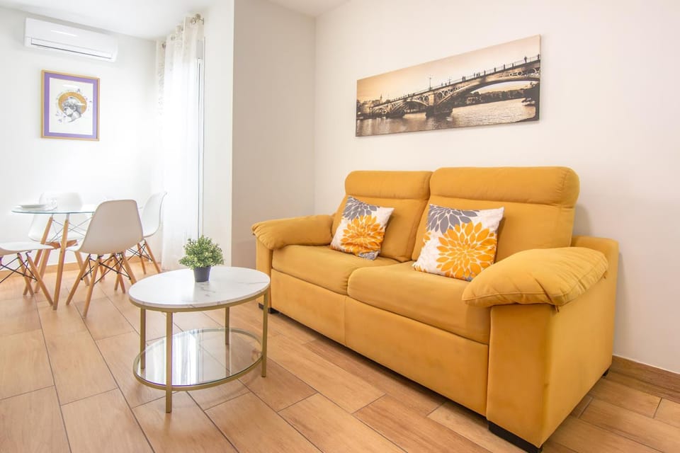 RentalSevilla Pasaje Ateneo Apartment in Seville