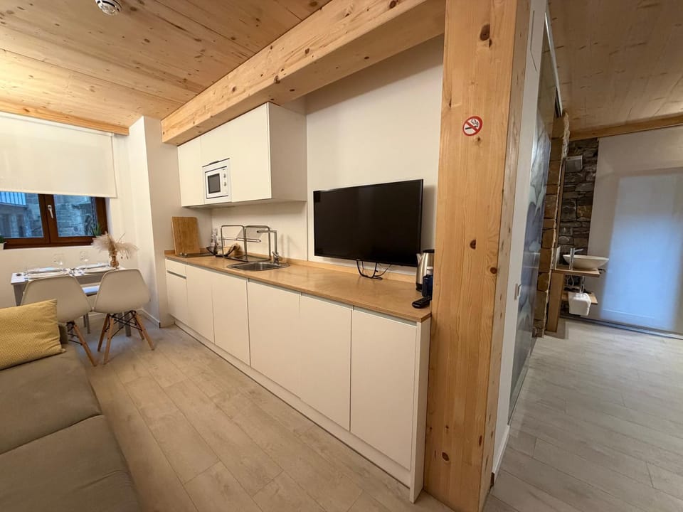 TV and multimedia, Kitchen or kitchenette