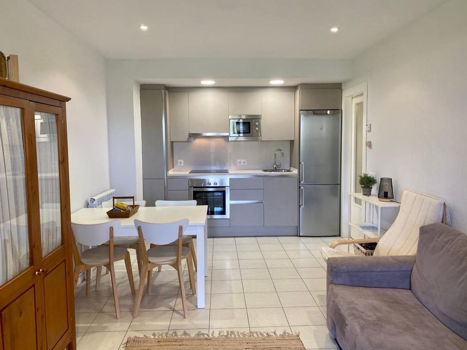 Kitchen or kitchenette, Living room, Dining area