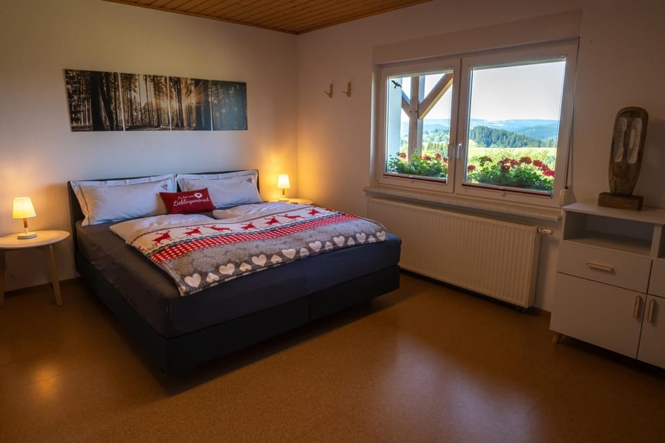 Bed, Bedroom, Mountain view