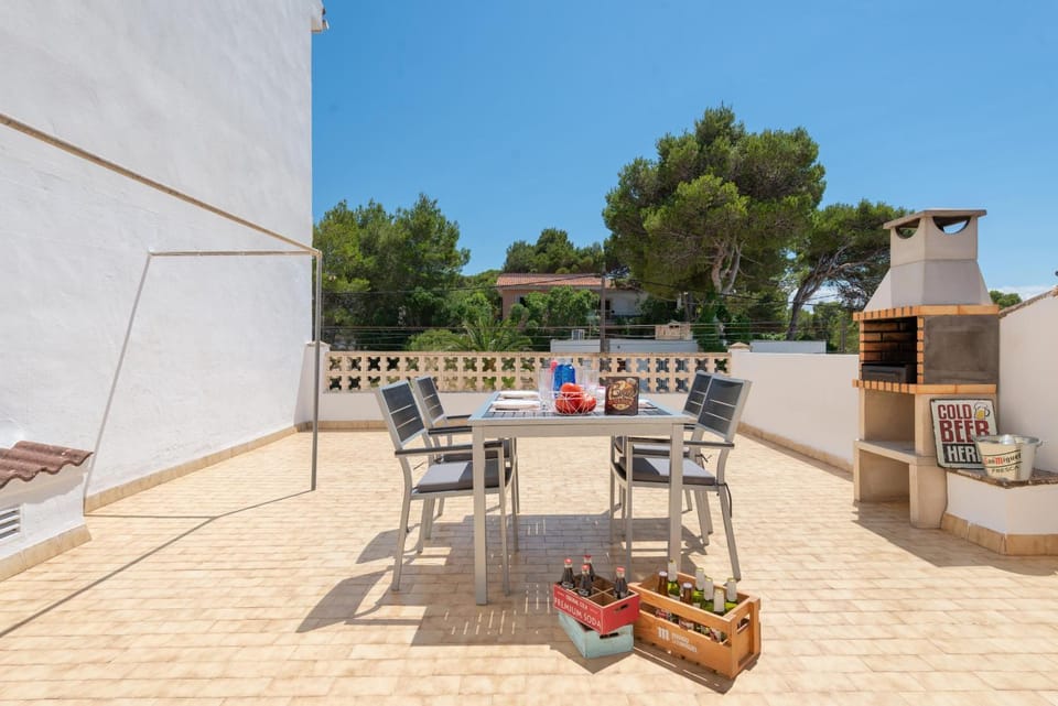 BBQ facilities, Balcony/Terrace, Other