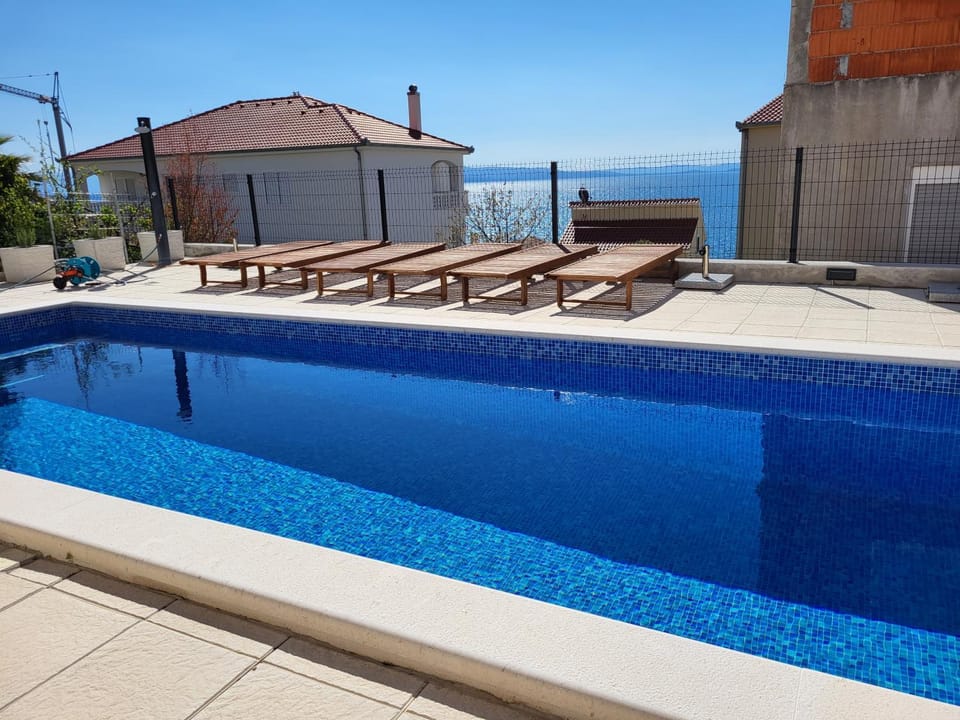 Apartmenthouse Lizzi Apartment in Okrug Gornji