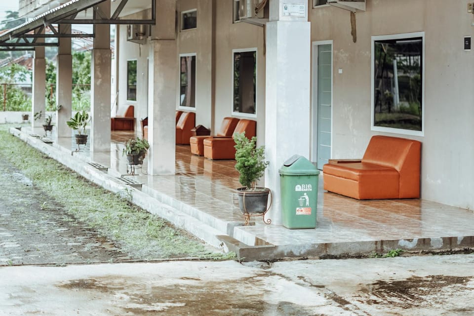 Facade/entrance