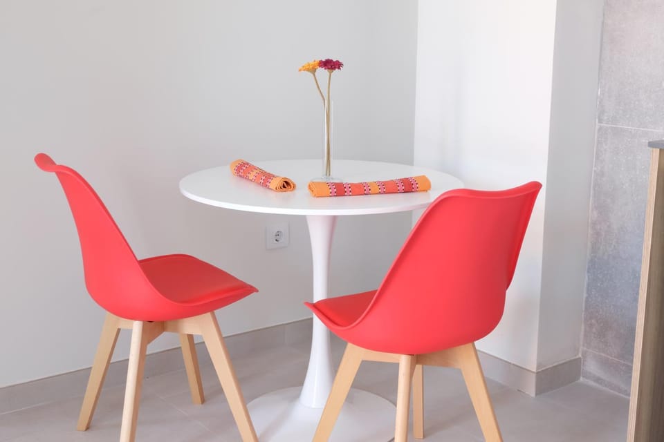 Seating area, Dining area