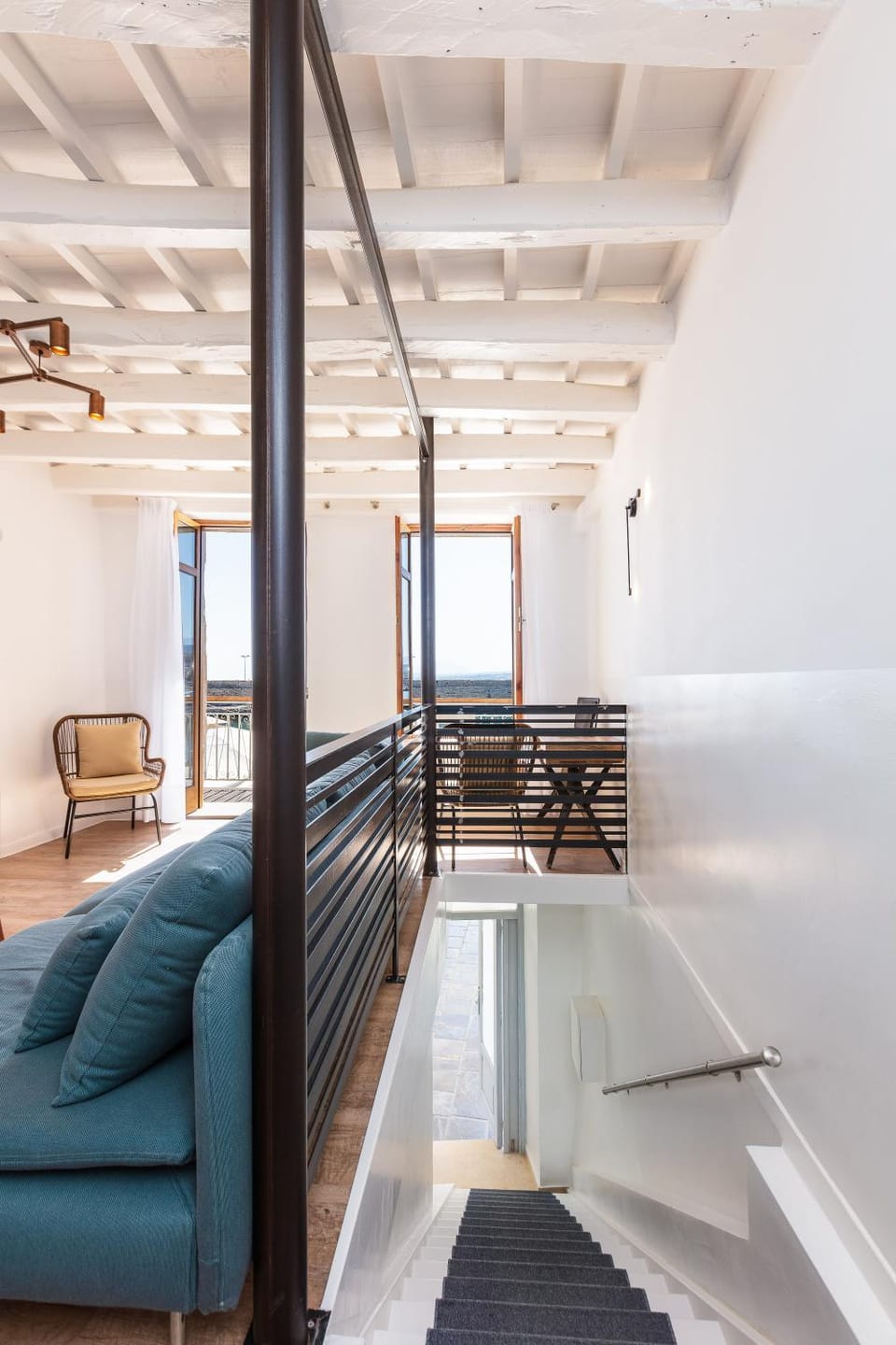 Facade/entrance, Living room, Family