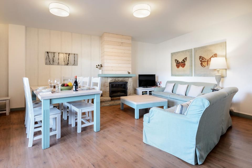 Bonita stay B Paz:Casa grande, Piscina, BBQ,Fibra House in Aragon