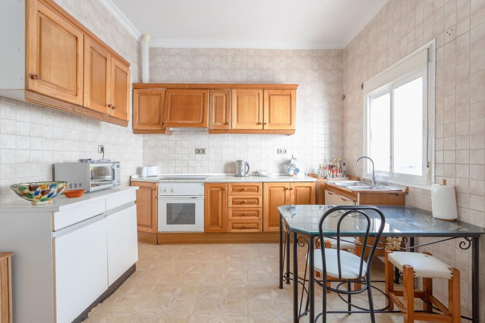 Kitchen or kitchenette, Living room