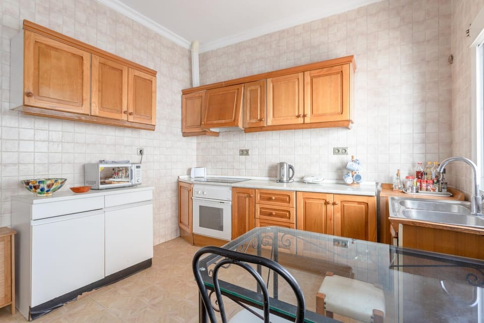 Kitchen or kitchenette, Living room