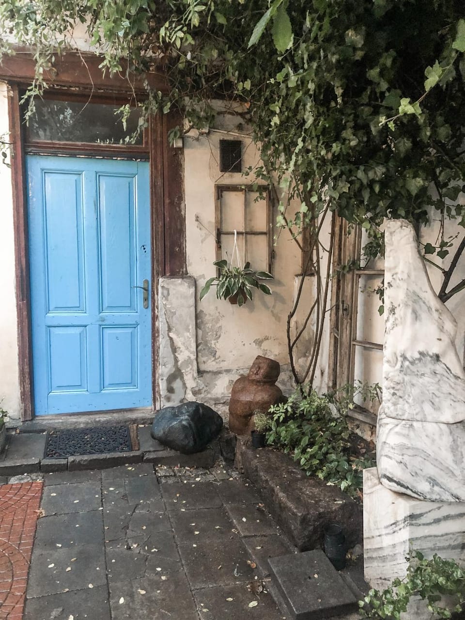 Facade/entrance