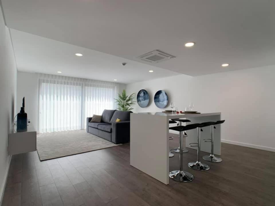 Kitchen or kitchenette, Living room, washing machine