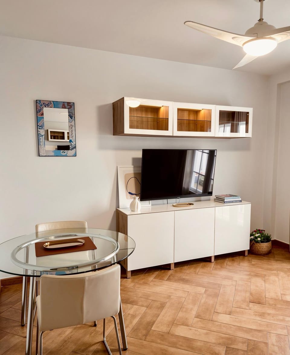 TV and multimedia, Living room, Dining area