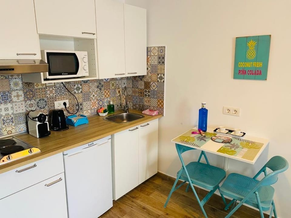 Dining area, kitchen