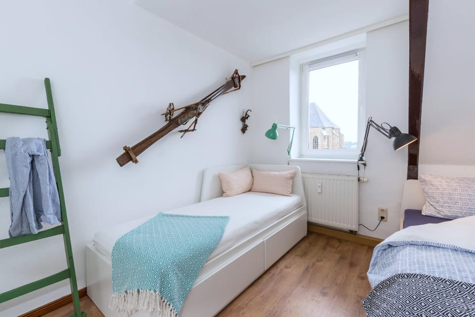 Bed, Photo of the whole room, Decorative detail, Bedroom