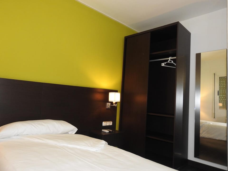 Hostal Meson de Paco Bed and Breakfast in Aragon