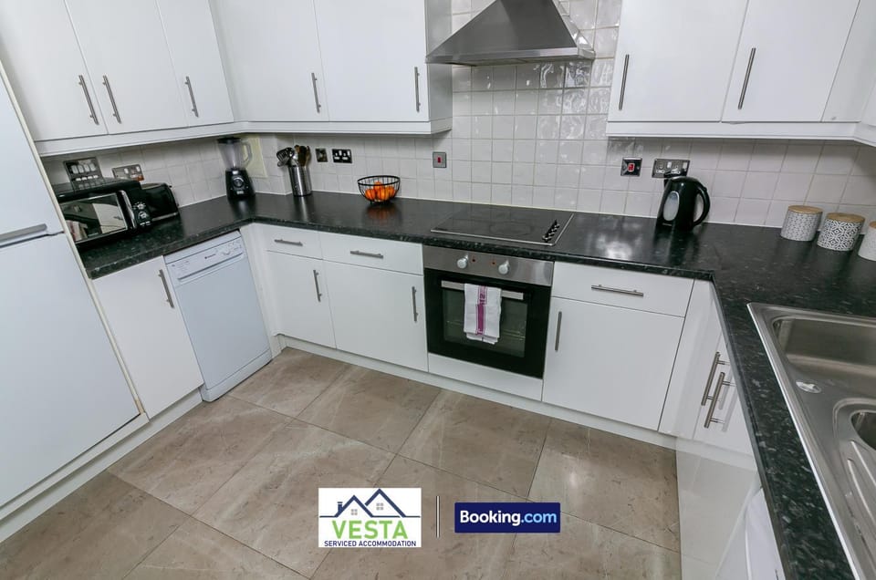 Kitchen or kitchenette, oven