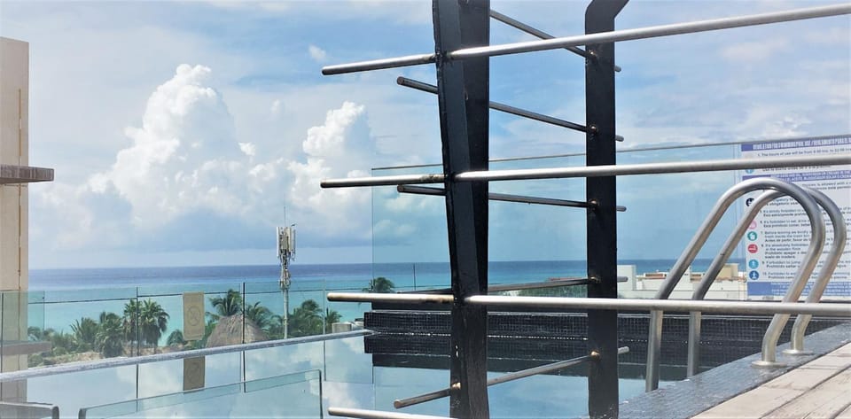 Balcony/Terrace, Pool view, Sea view, Swimming pool, Swimming pool
