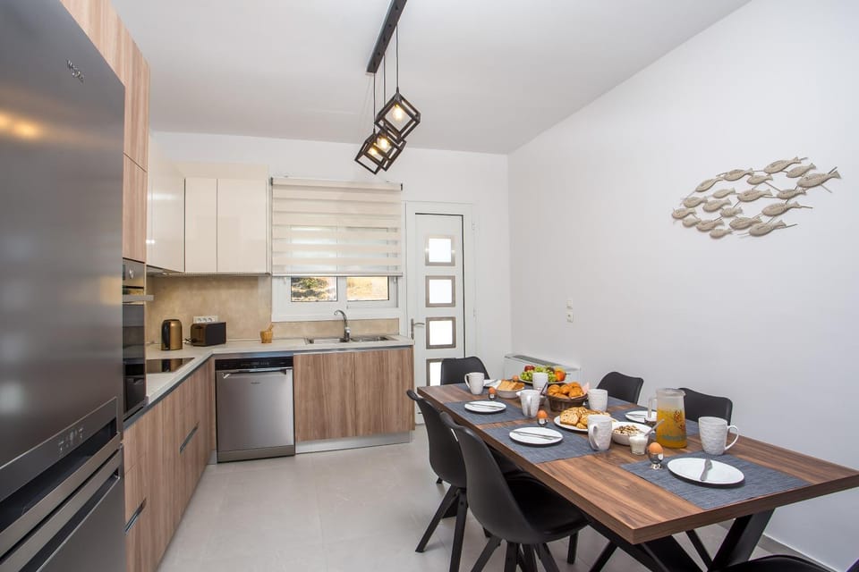 Communal lounge/ TV room, Coffee/tea facilities, Kitchen or kitchenette, Dining area, Communal kitchen