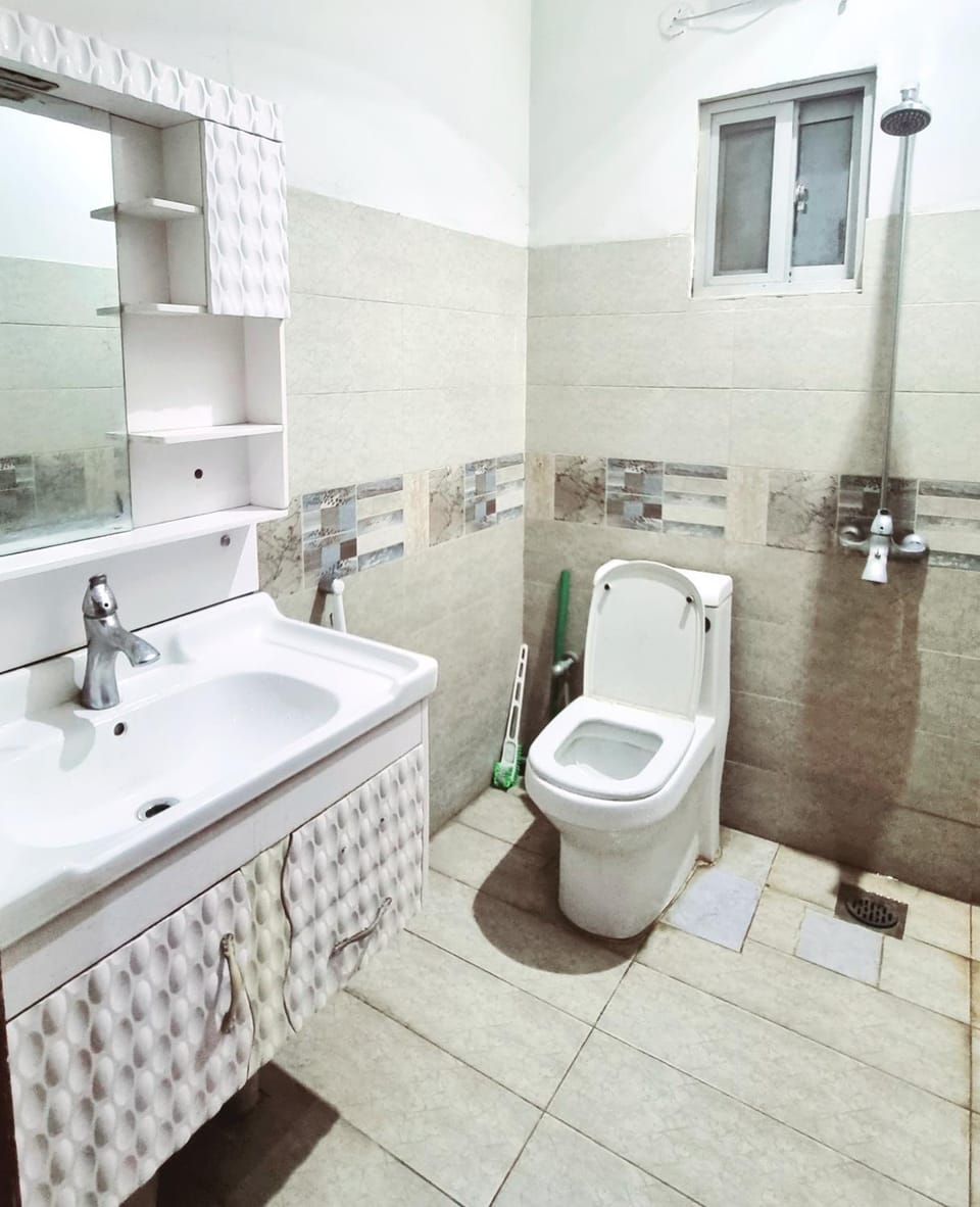Visit Inn Hotel Bed and Breakfast in Lahore