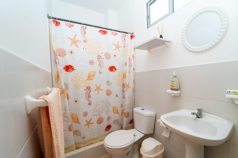 Shower, Toilet, Bathroom, bidet, towels