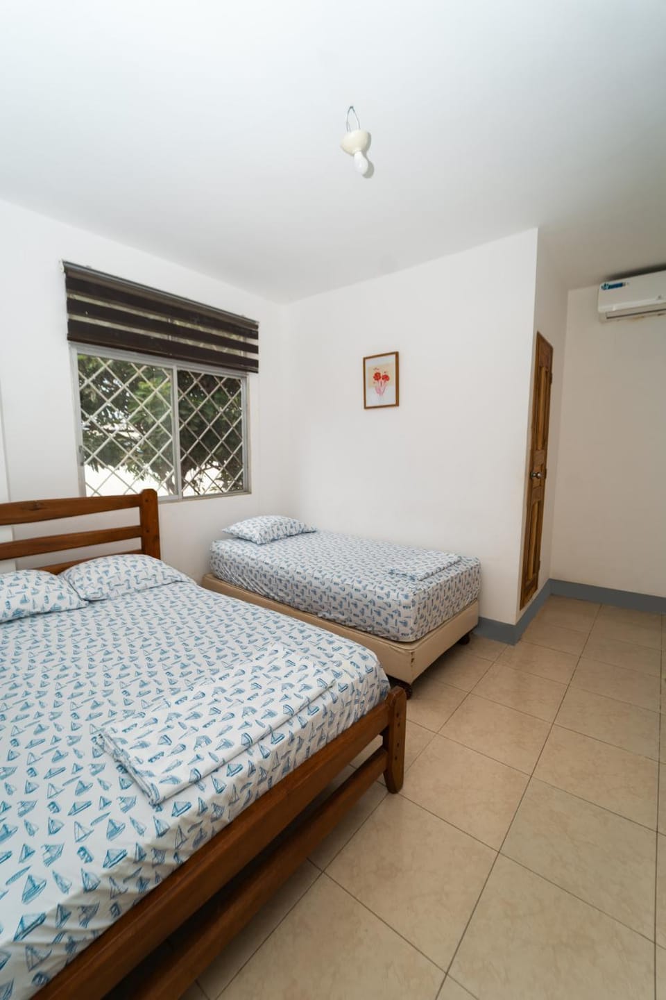 Bed, Photo of the whole room, Bedroom, air conditioner